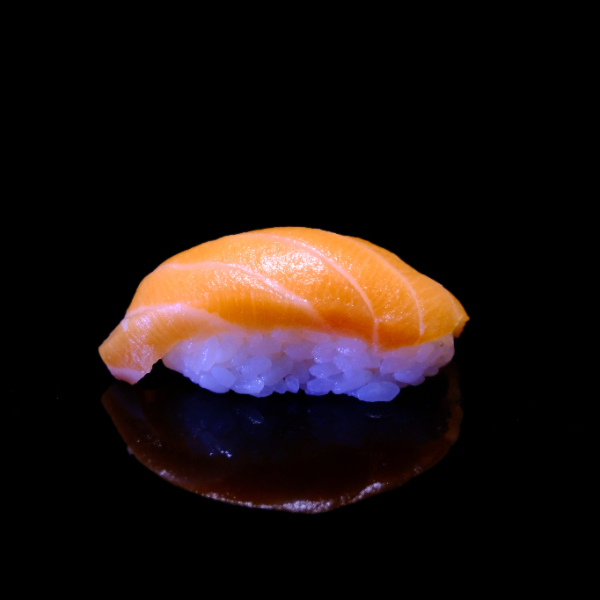 Nigiri de salmón